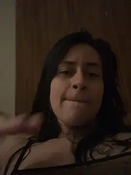 Snapshot of Geovana_blan chatting on 17, 3, 2026 Geovana blan online show from 17, 3, 2026