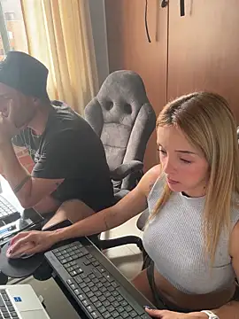 Snapshot of Dra-Dr-Fitness chatting on 17, 3, 2026 Dra-Dr-Fitness online show from 17, 3, 2026