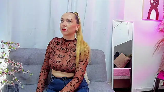 KahiaSmith online show from 24, 7, 2026