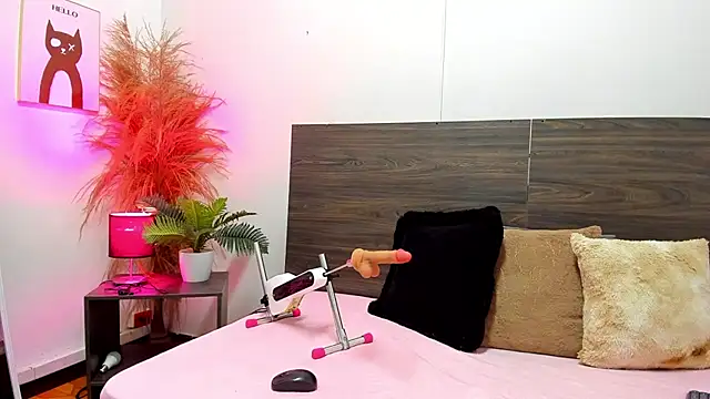 KahiaSmith online show from 25, 7, 2026