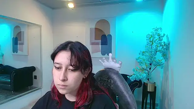 Snapshot of TarlyWho chatting on 6, 5, 2026 TarlyWho online show from 6, 5, 2026