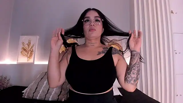 Snapshot of ManuelaMontes_ chatting on 13, 6, 2026 ManuelaMontes online show from 13, 6, 2026
