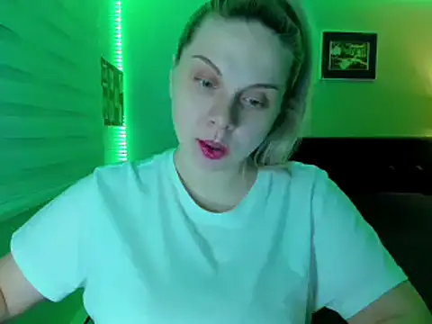 Snapshot of callme_iva chatting on 13, 3, 2026 callme iva online show from 13, 3, 2026