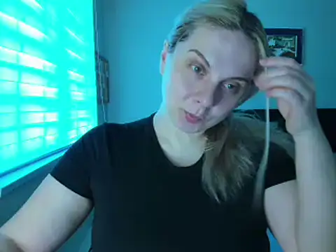 Snapshot of callme_iva chatting on 14, 3, 2026 callme iva online show from 14, 3, 2026