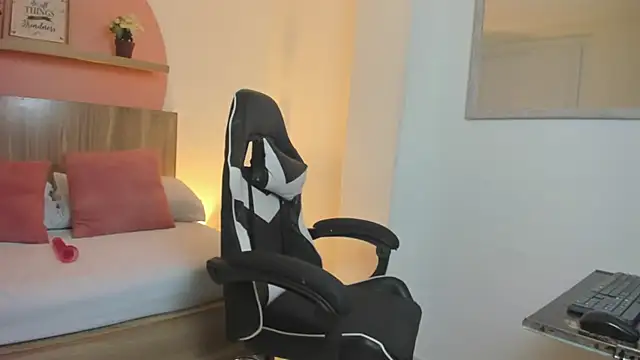 bella dork online show from 18, 3, 2026