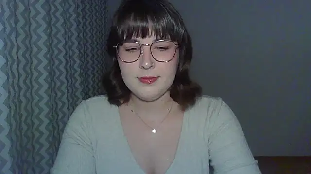 Snapshot of ClaraHard chatting on 9, 4, 2026 ClaraHard online show from 9, 4, 2026