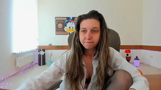Snapshot of Ellina_Star chatting on 9, 5, 2026 Ellina Star online show from 9, 5, 2026