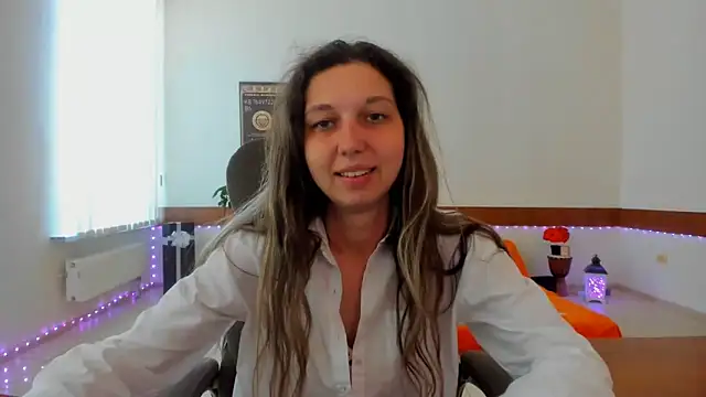 Snapshot of Ellina_Star chatting on 23, 5, 2026 Ellina Star online show from 23, 5, 2026
