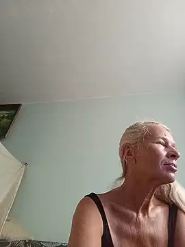 ViktoriaSexi1 online show from 4, 7, 2026