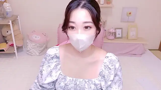 YURIKAsan  online show from 17, 5, 2026