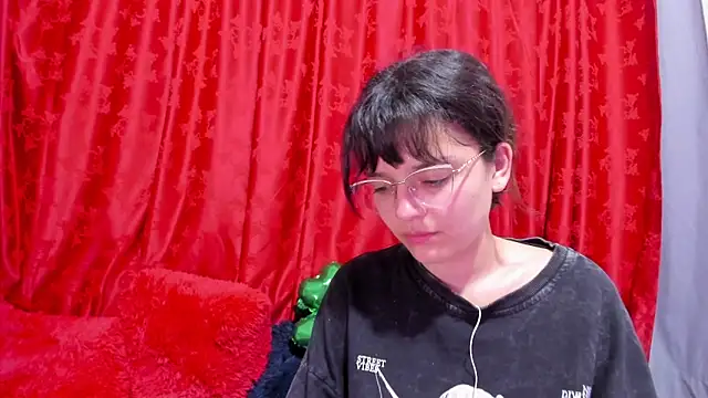 Snapshot of MelissaGirat_ chatting on 21, 3, 2026 MelissaGirat online show from 21, 3, 2026