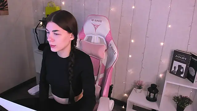 LunaRossaa online show from 9, 3, 2026