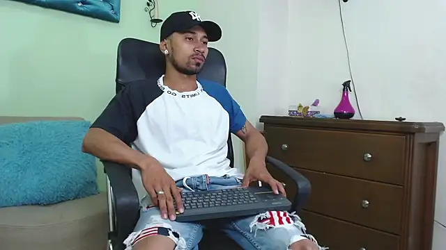 RichardWithe  online show from 10, 3, 2026