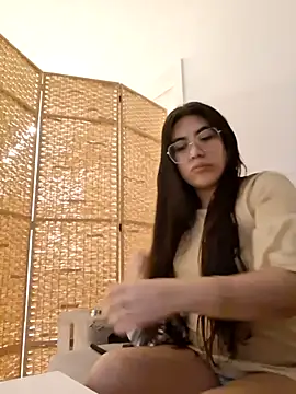 Snapshot of MIA--30 chatting on 6, 3, 2026 MIA--30 online show from 6, 3, 2026