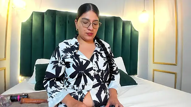 Amara Divine online show from 18, 3, 2026