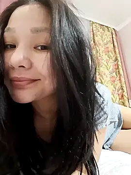 HollyXMolly online show from 10, 4, 2026