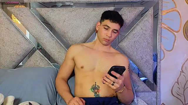 Snapshot of Tinocrow chatting on 20, 3, 2026 Tinocrow online show from 20, 3, 2026