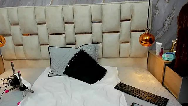 Snapshot of Milf_Drip chatting on 14, 5, 2026 Milf Drip online show from 14, 5, 2026