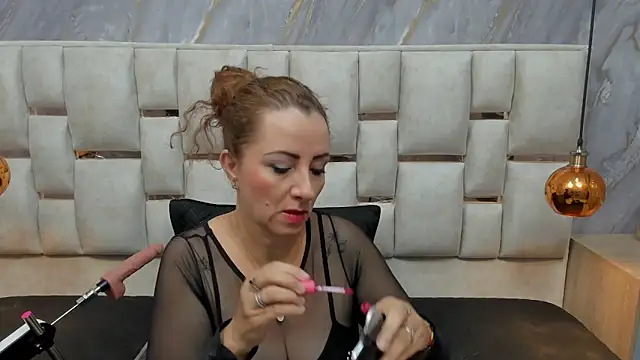 Snapshot of Milf_Drip chatting on 28, 5, 2026 Milf Drip online show from 28, 5, 2026