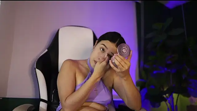 Danaa Rousee  online show from 1, 7, 2026