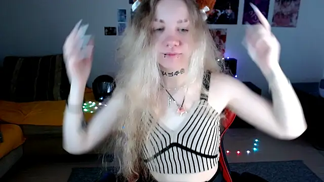 Nica Kawaii online show from 6, 5, 2026