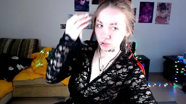 Nica Kawaii online show from 7, 5, 2026