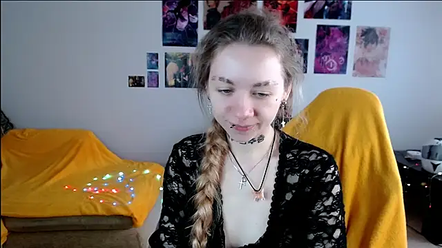 Nica Kawaii online show from 18, 5, 2026