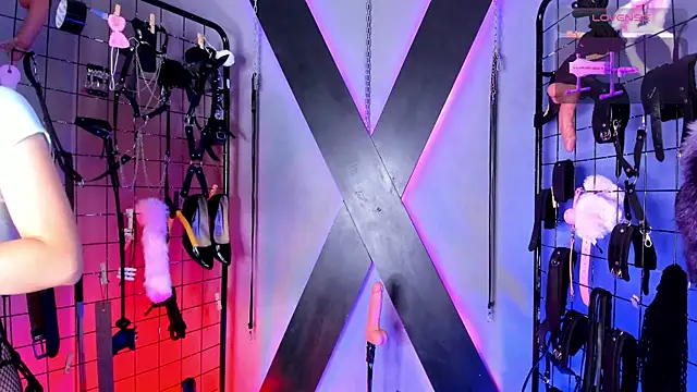 Cinthia Iris BDSM online show from 21, 3, 2026