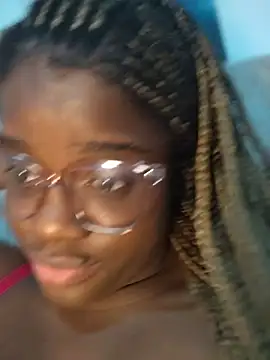 YourLiaa  online show from 8, 3, 2026