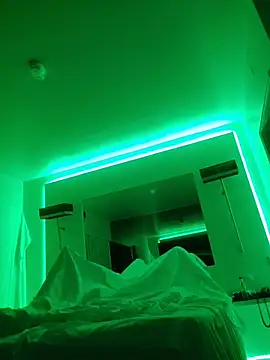 Coupl3chaud online show from 14, 3, 2026