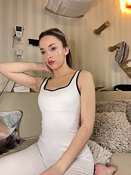 KatieCutieXooo online show from 9, 3, 2026