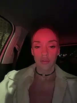 KatieCutieXooo online show from 19, 3, 2026