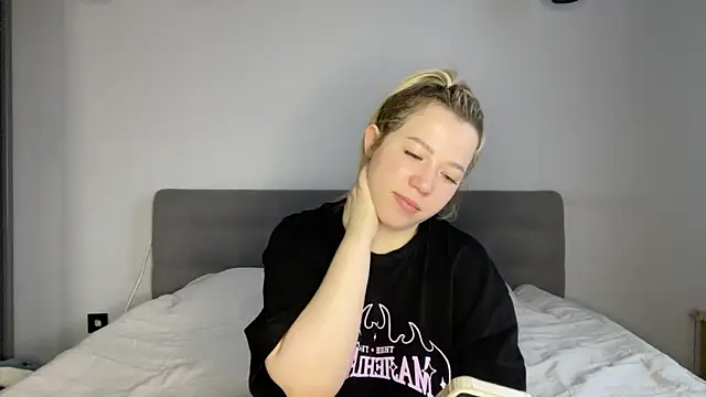 Snapshot of alyrasun chatting on 16, 3, 2026 alyrasun online show from 16, 3, 2026