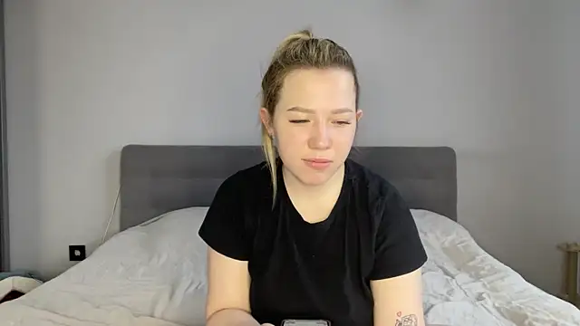 Snapshot of alyrasun chatting on 17, 3, 2026 alyrasun online show from 17, 3, 2026