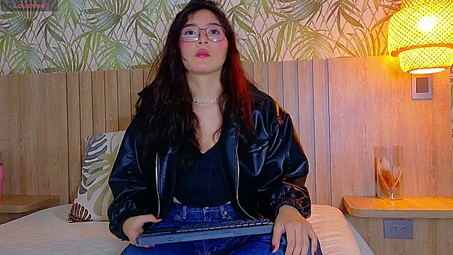 MiiaCullens online show from 21, 7, 2026