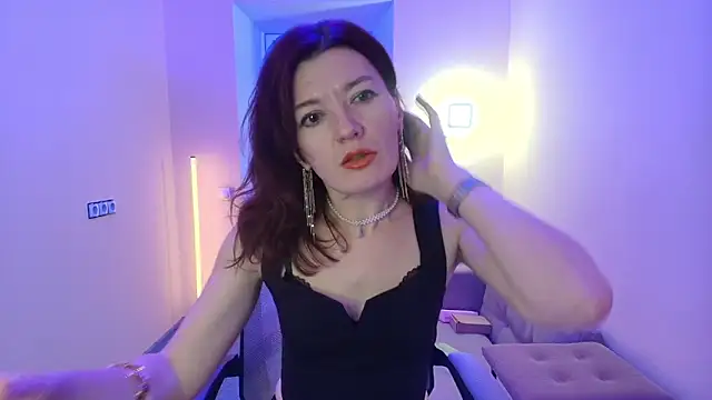 Bonnie Naughtyy online show from 25, 4, 2026