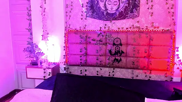 Vickmoon online show from 7, 5, 2026