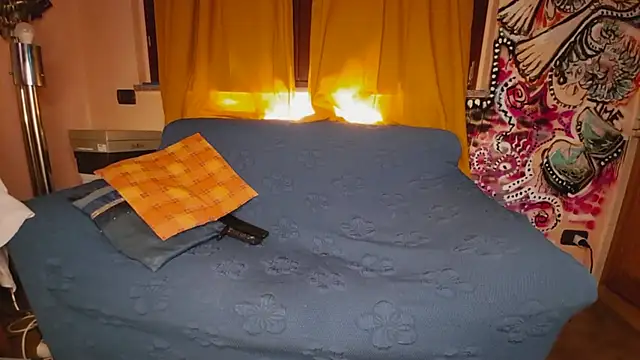 Snapshot of bellad0nna chatting on 8, 3, 2026 bellad0nna online show from 8, 3, 2026