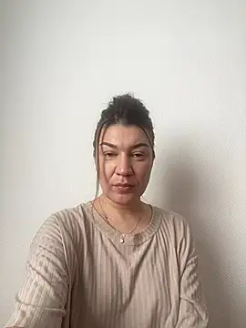 MilaDiva34 online show from 16, 3, 2026