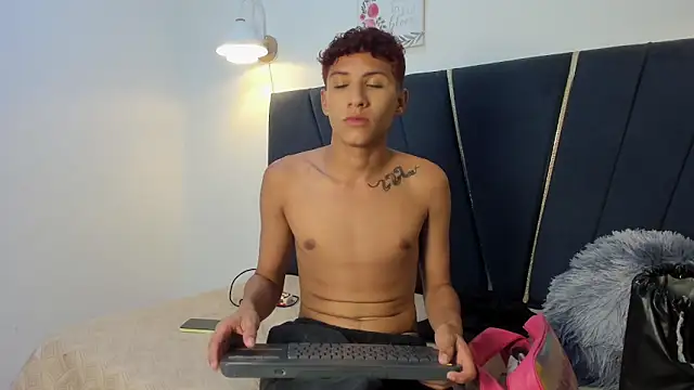 junior cum18 online show from 15, 3, 2026