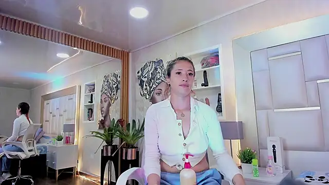 ZoeTaylorl online show from 13, 5, 2026