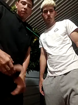 Snapshot of 3hornys-straights chatting on 23, 3, 2026 3hornys-straights online show from 23, 3, 2026