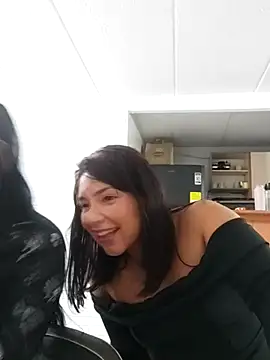 Snapshot of Marianaxc chatting on 4, 4, 2026 Marianaxc online show from 4, 4, 2026