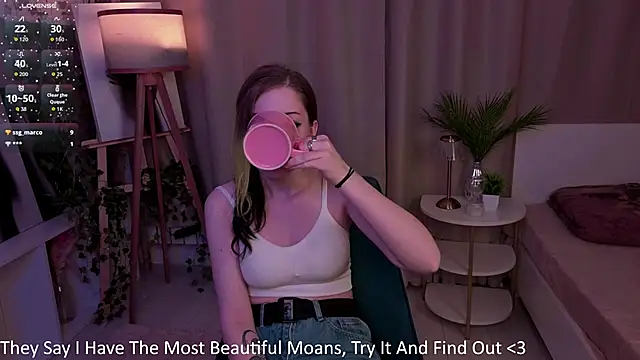 KarriePinilla online show from 21, 3, 2026