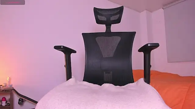 tall sweetie online show from 5, 4, 2026