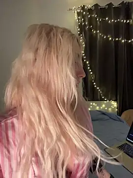 Snapshot of EllaCharm_ chatting on 14, 3, 2026 EllaCharm online show from 14, 3, 2026