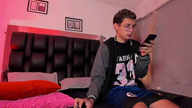dalhia and hades online show from 3, 5, 2026