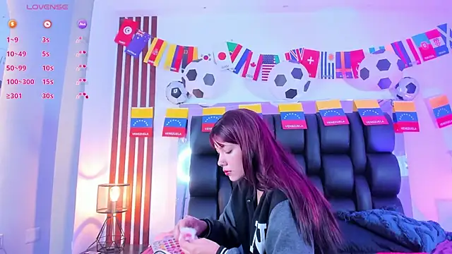 dalhia and hades online show from 4, 7, 2026