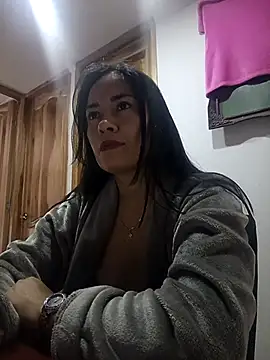 Snapshot of Erin_oficial chatting on 9, 3, 2026 Erin oficial online show from 9, 3, 2026