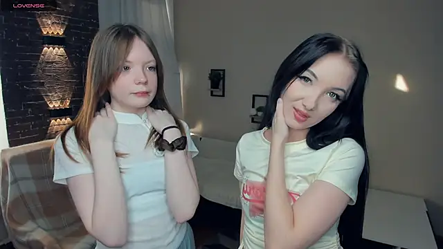 KarieDeever online show from 11, 3, 2026